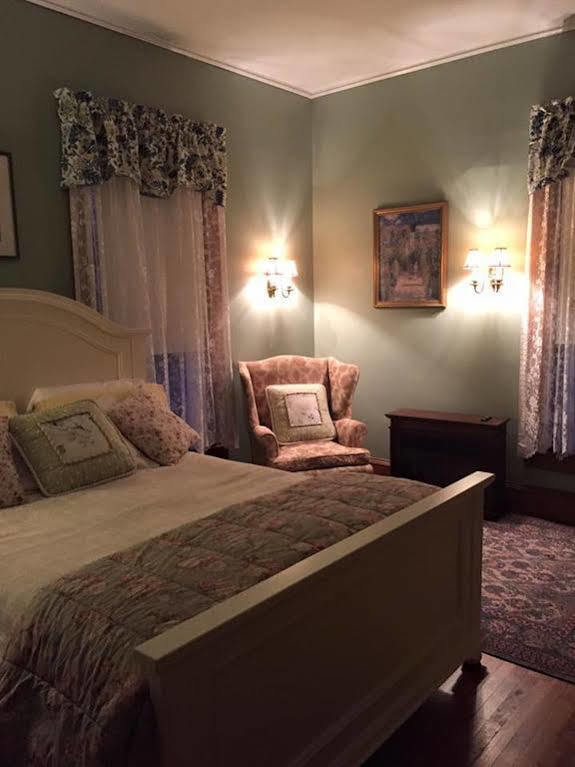 Black Swan Bed & Breakfast Tilton